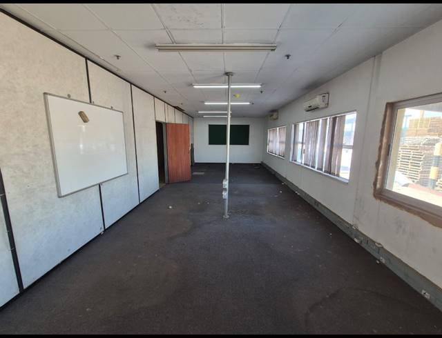 7,250M² INDUSTRIAL YARD TO LET IN ROODEKOP